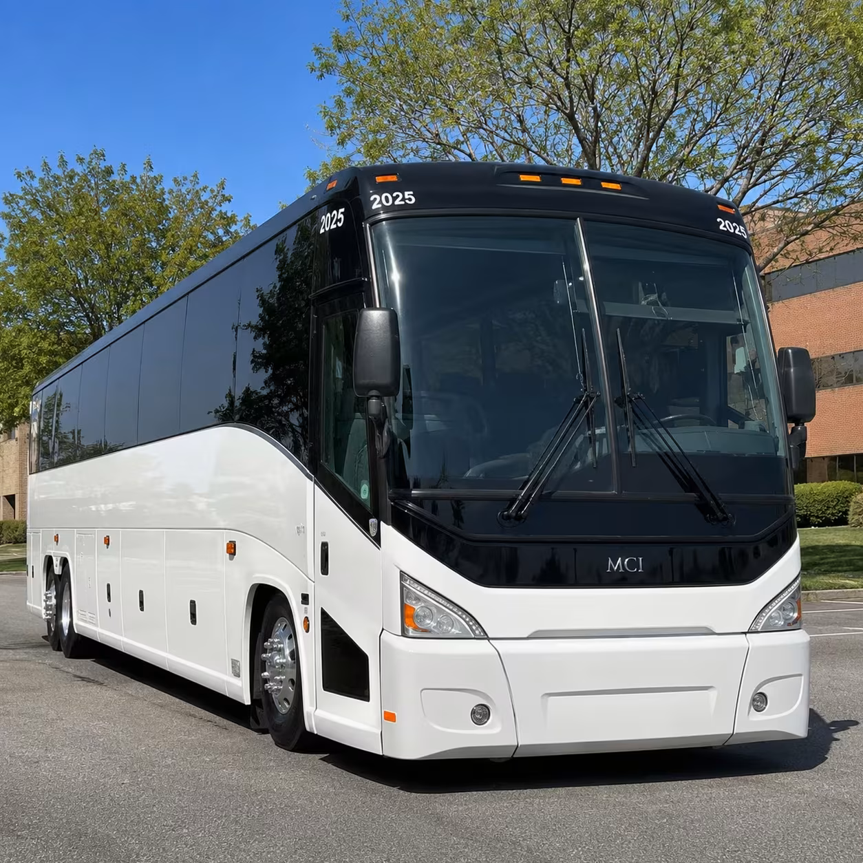 bend charter bus rental fleet