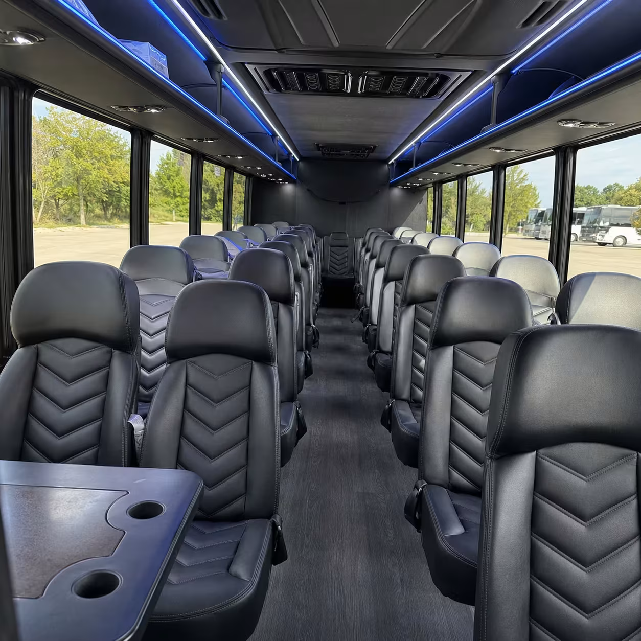 bend minibus rentals and charter buses for any airport group