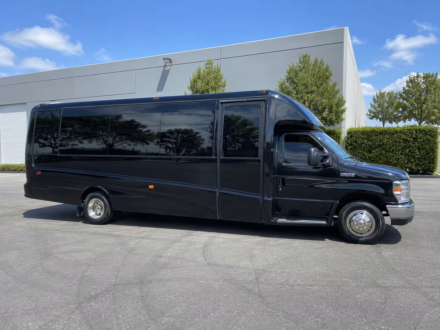 bend prom party bus rentals for summit and mountain view high