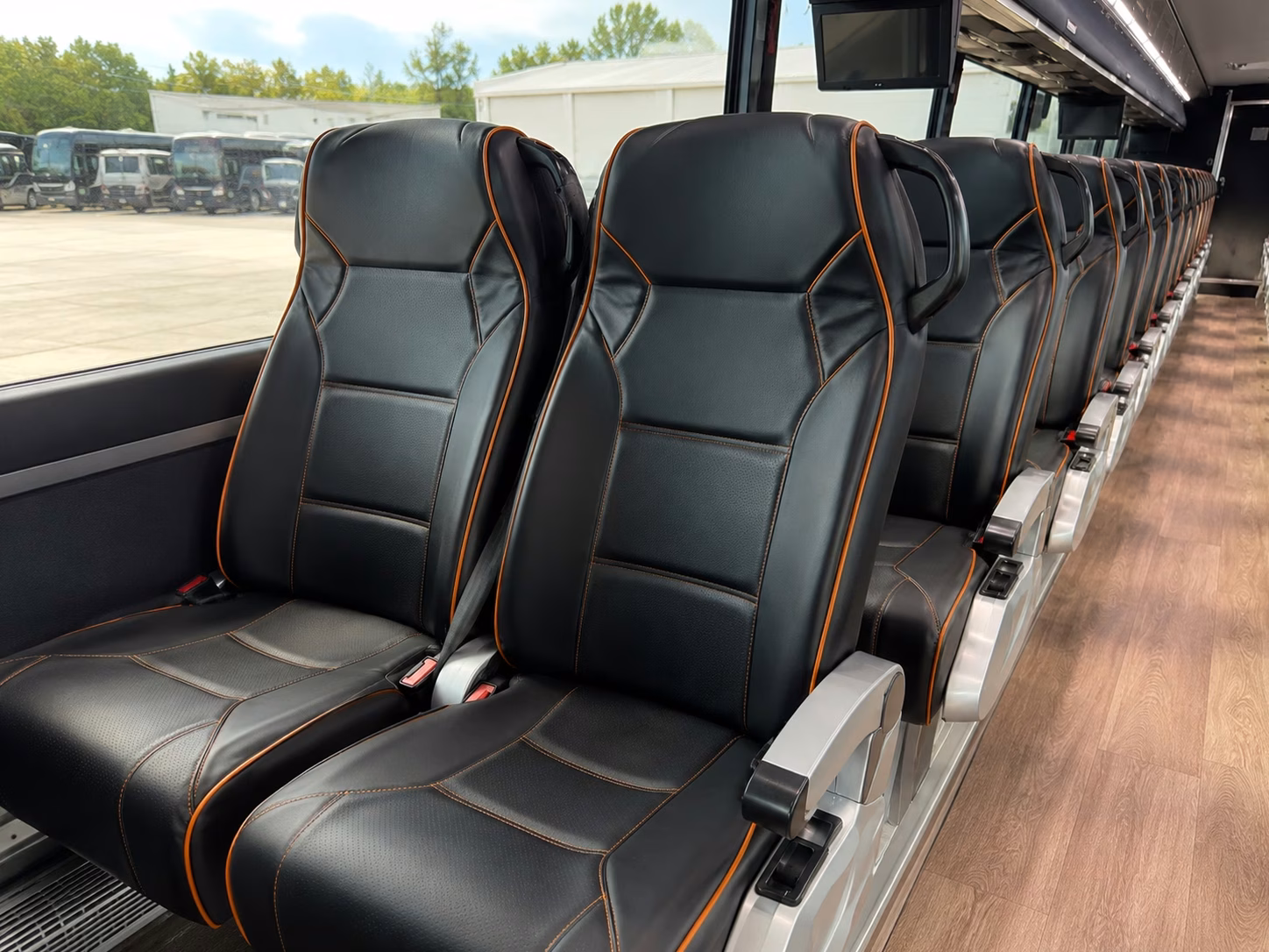 bend wedding shuttle buses for vineyard and resort venues