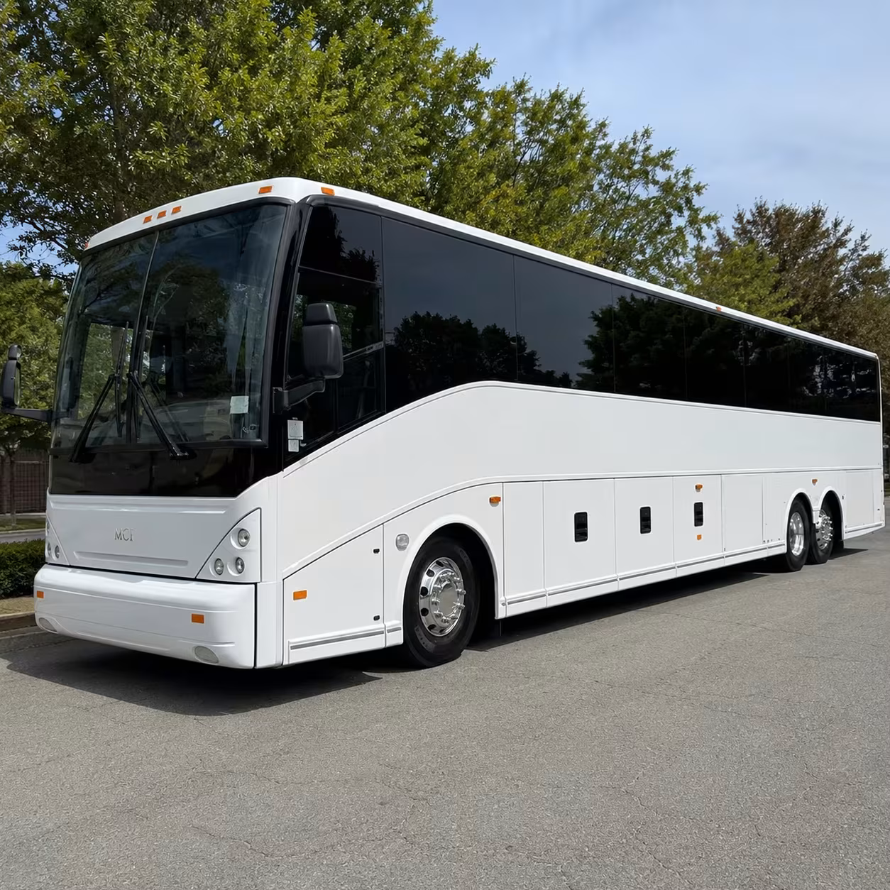 rent your bend airport shuttle bus before you land